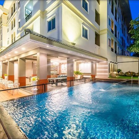 Napheera Royal Tel Hotel Ban Khlong Bang Krathiam Kültér fotó